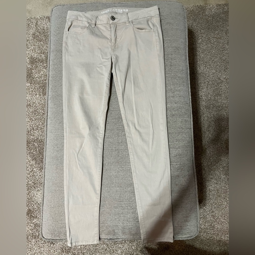 American Eagle tan jegging
